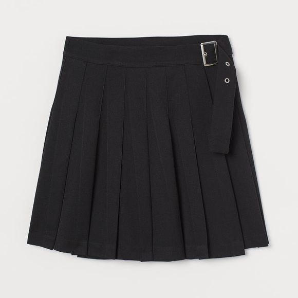 NWOT H&M Black Pleated Wrap Buckle Skirt 10